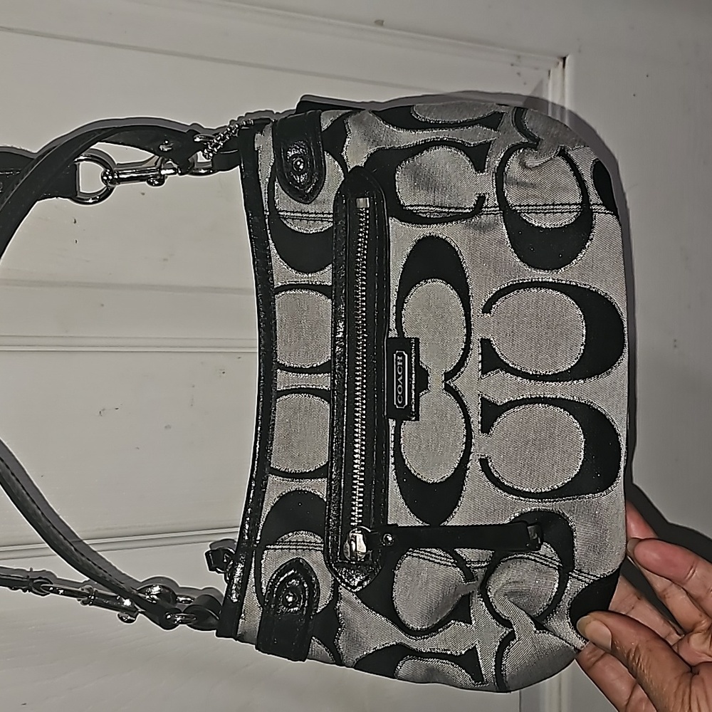 Coach Daisy hand bag! Silver glitter C. Turquoise interior 👌